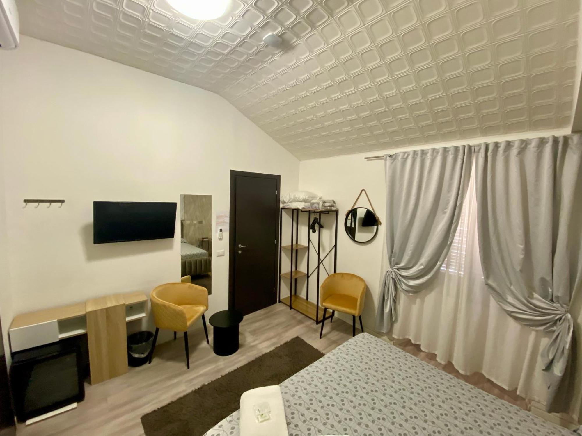 Guest House Minas, Milan